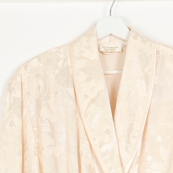 Victorias Secret Gold Tag Robe - Picture 3 of 8